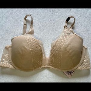 Victoria’s Secret Incredible Lightly Lined Plunge Bra